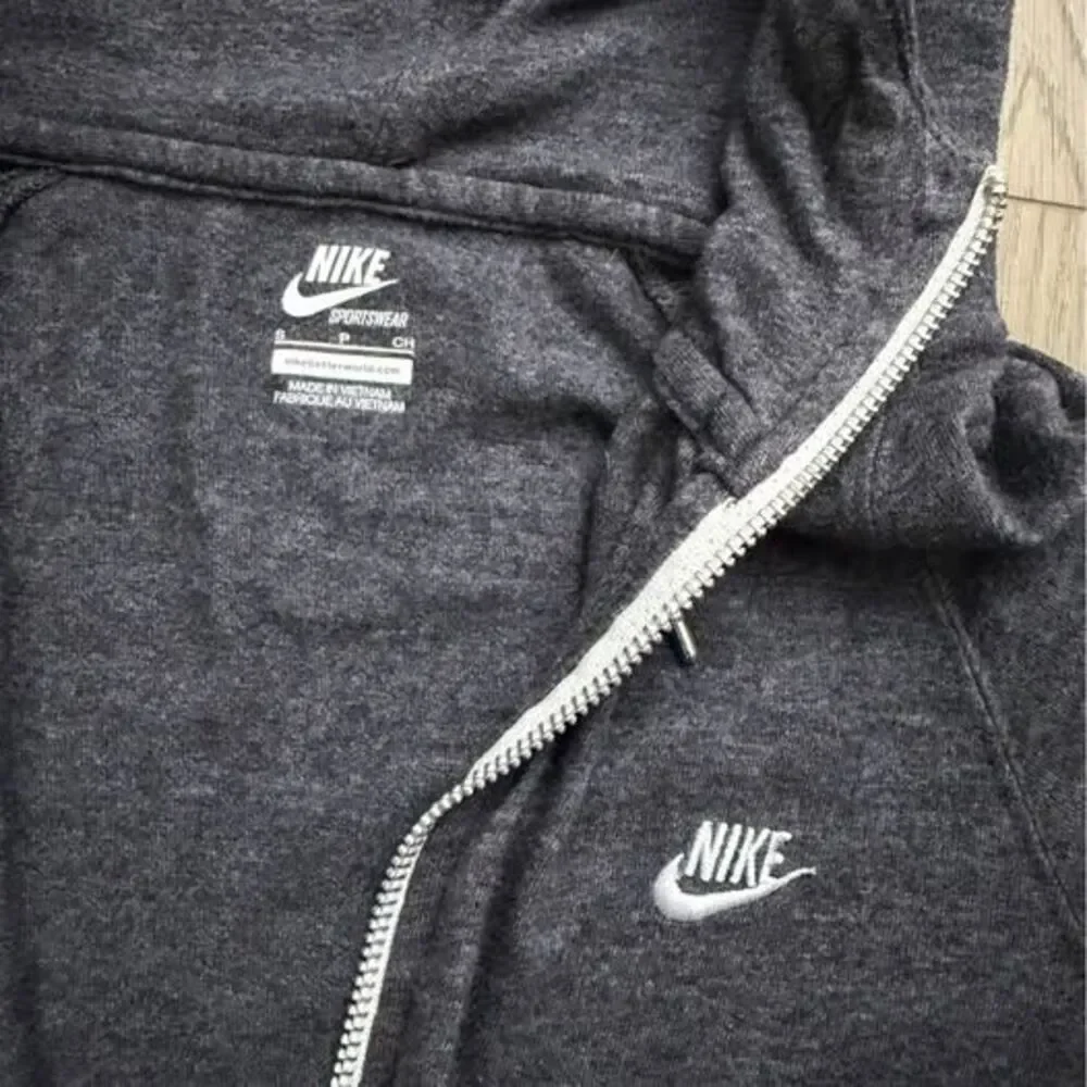 Nike women’s size small Full-Zip Hoodie - soft thin cotton